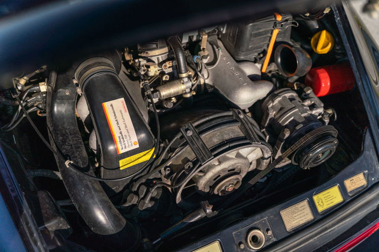 Porsche 911 Carrera 3.2 (US)