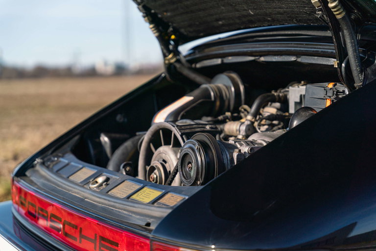 Porsche 911 Carrera 3.2 (US)