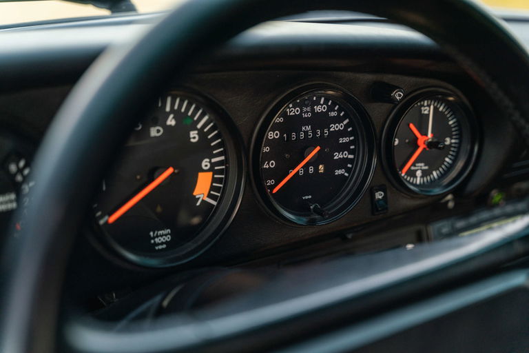 Porsche 911 Carrera 3.2 (US)