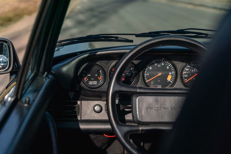 Porsche 911 Carrera 3.2 (US)