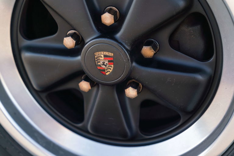 Porsche 911 Carrera 3.2 (US)