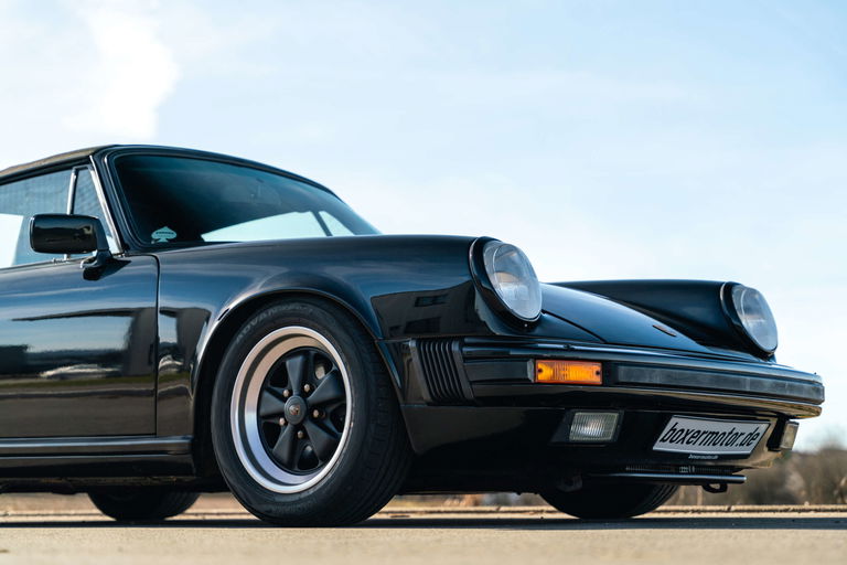 Porsche 911 Carrera 3.2 (US)