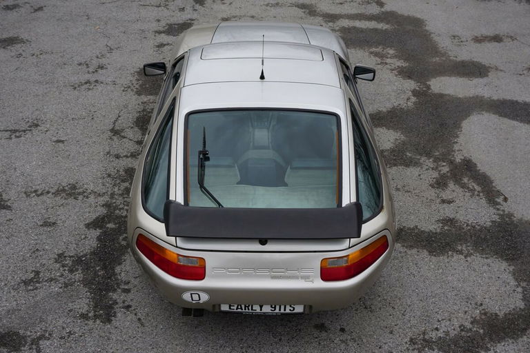 Porsche 928 S4