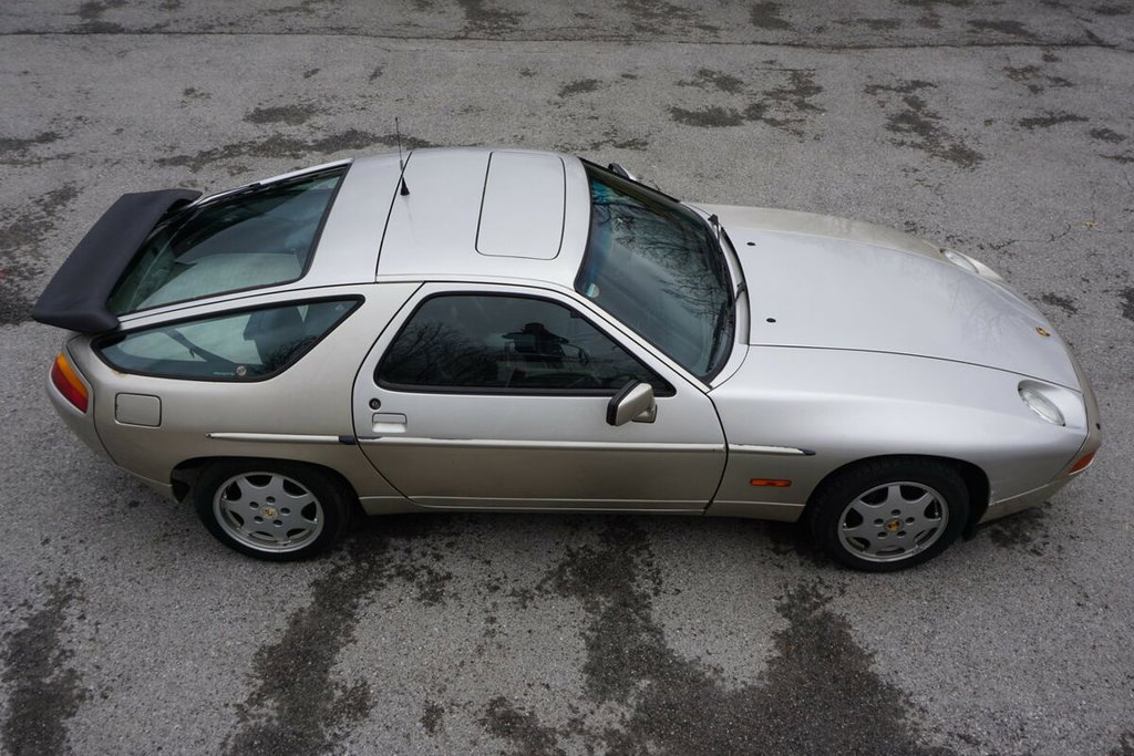 Porsche 928 S4