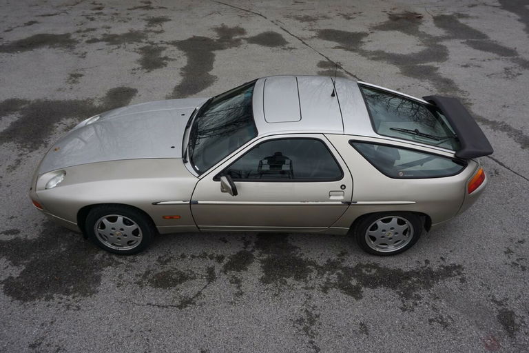 Porsche 928 S4