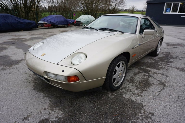 Porsche 928 S4