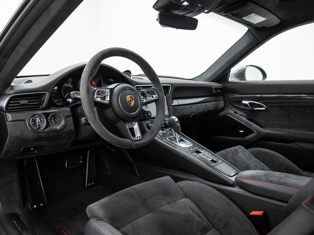 Porsche 991.2 Carrera GTS