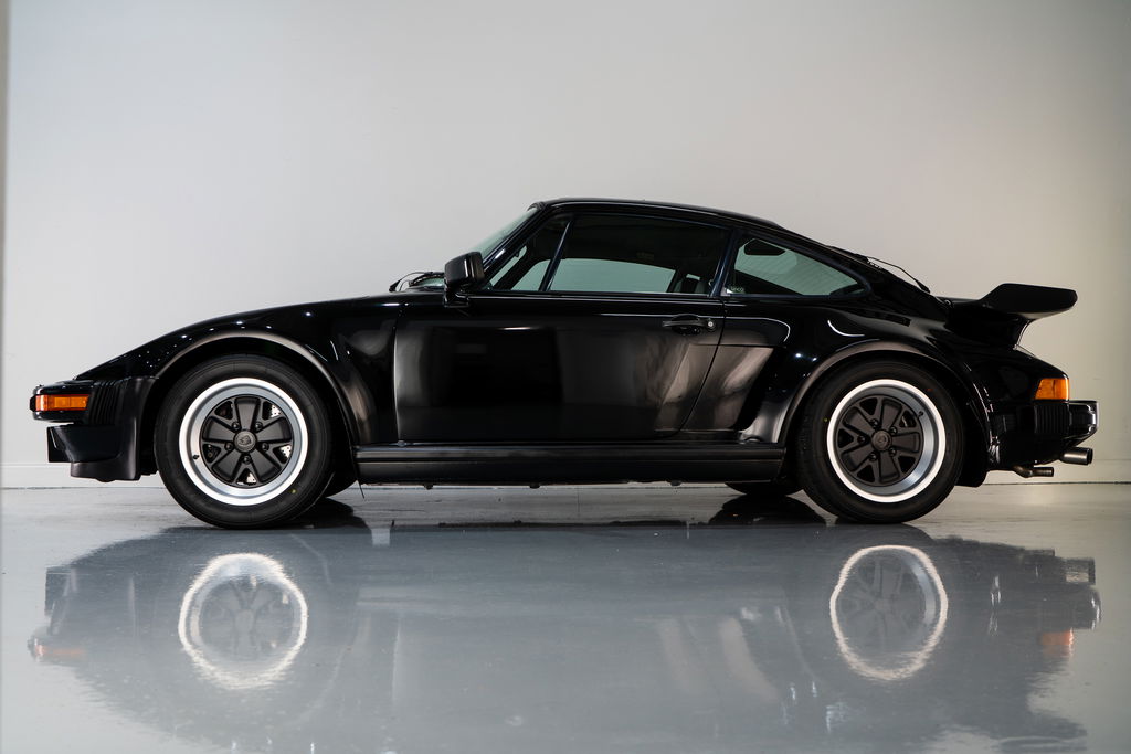 Porsche 911 Turbo 3.3 (US)