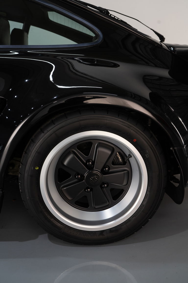 Porsche 911 Turbo 3.3 (US)