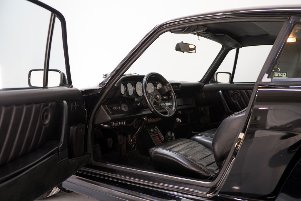 Porsche 911 Turbo 3.3 (US)