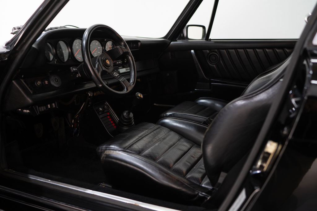 Porsche 911 Turbo 3.3 (US)