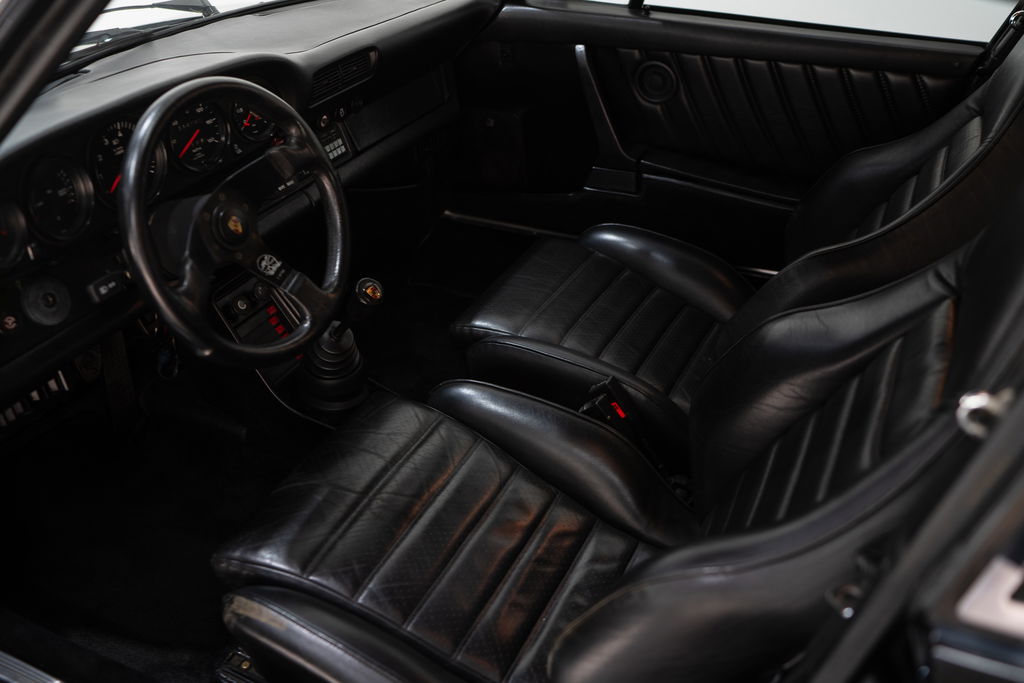 Porsche 911 Turbo 3.3 (US)