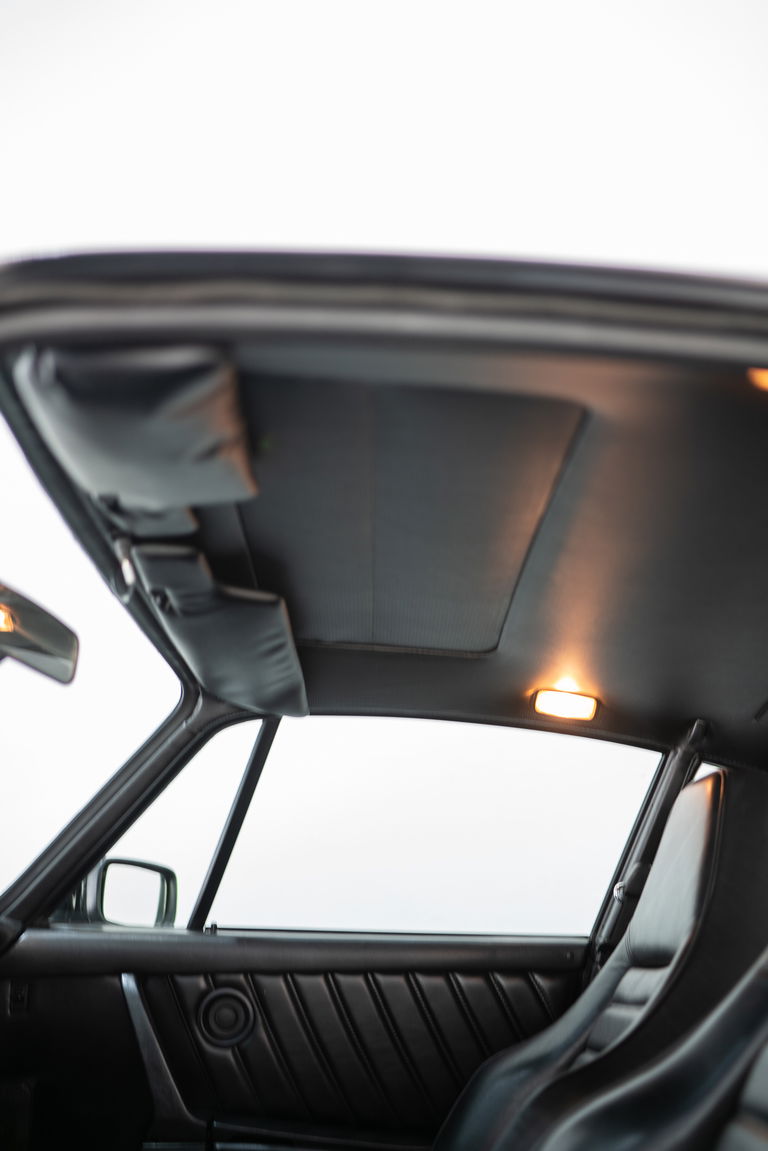 Porsche 911 Turbo 3.3 (US)