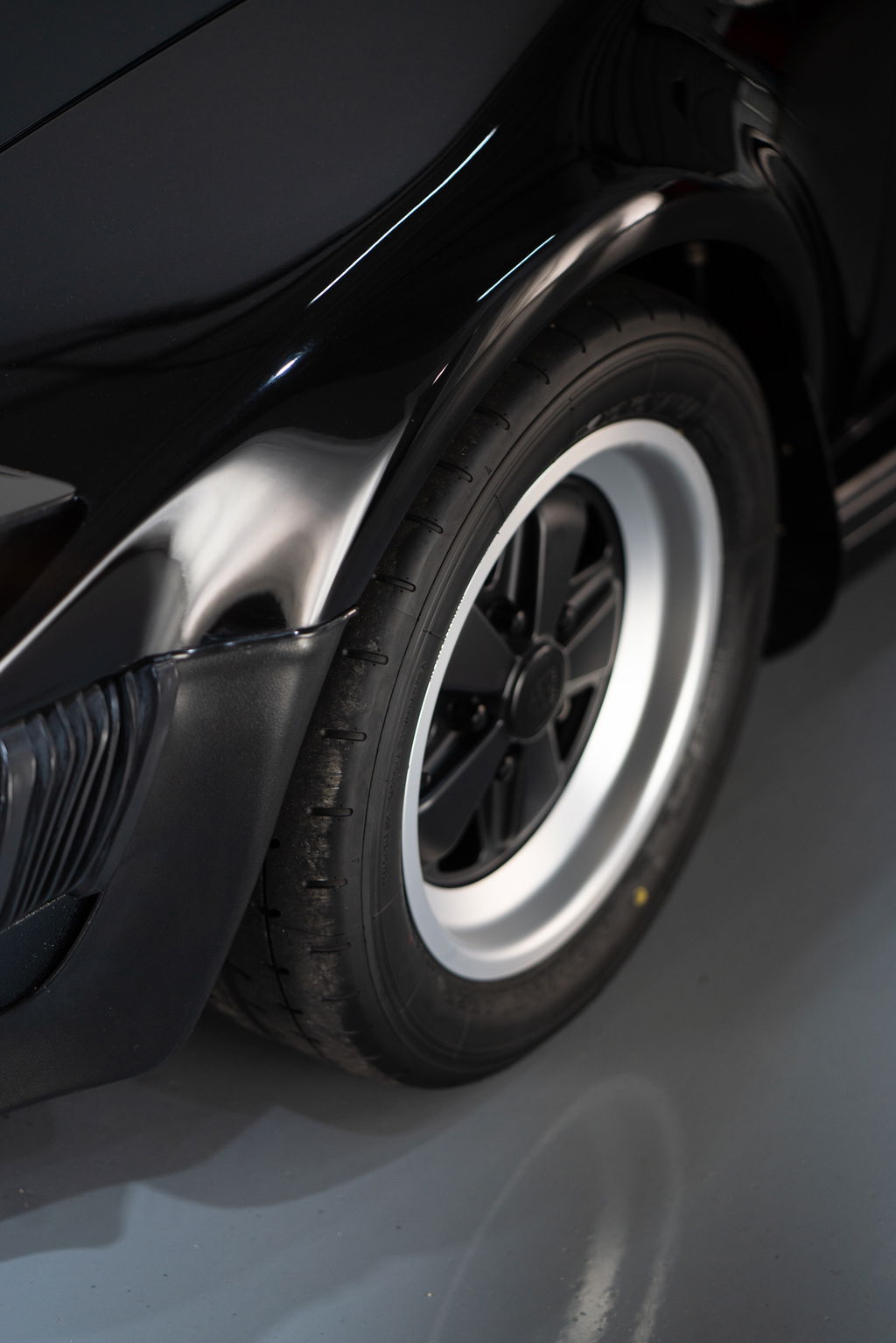 Porsche 911 Turbo 3.3 (US)