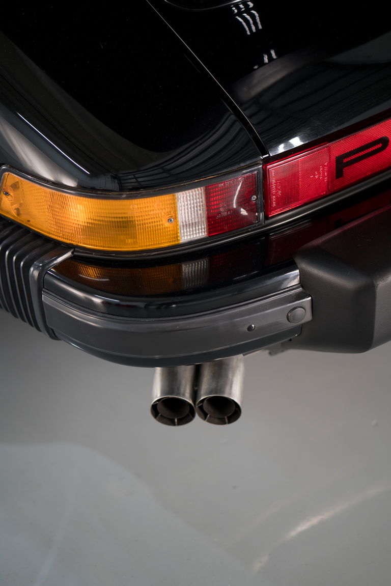 Porsche 911 Turbo 3.3 (US)