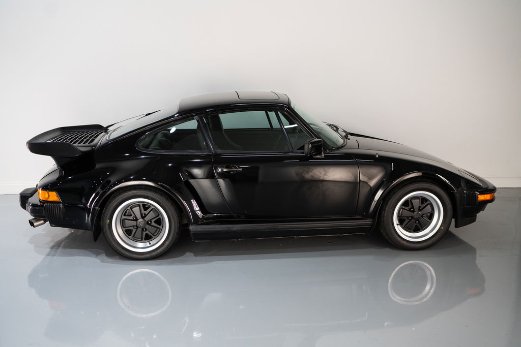 Porsche 911 Turbo 3.3 (US)