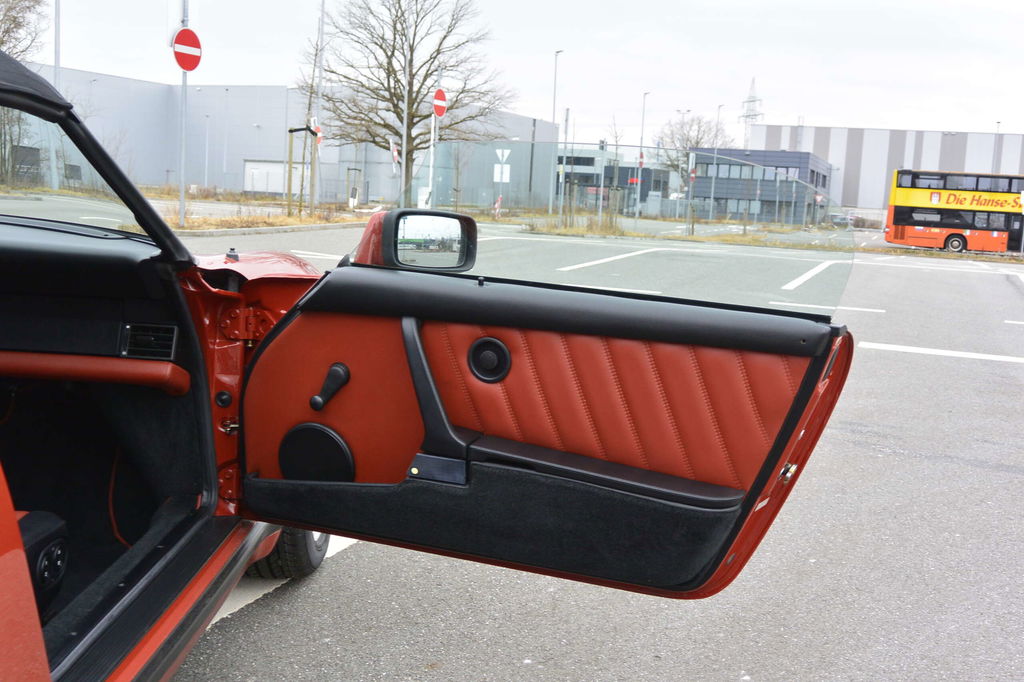 Porsche 911 Carrera 3.2 Speedster