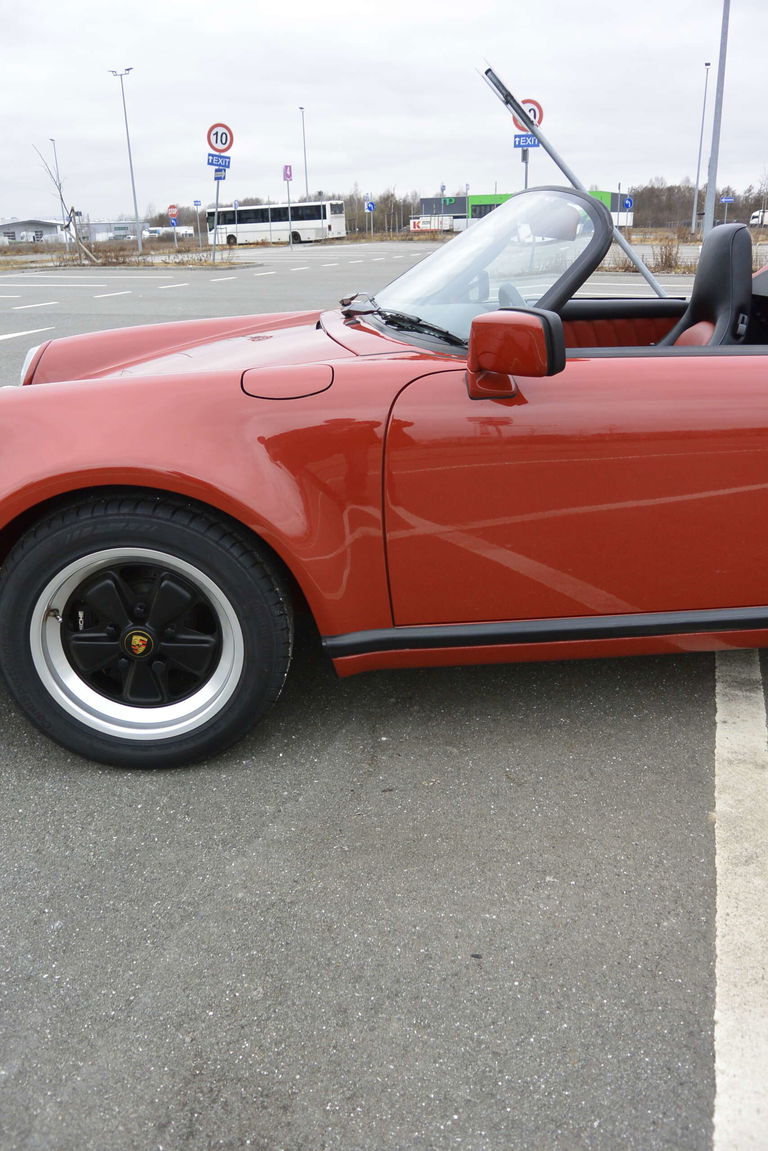 Porsche 911 Carrera 3.2 Speedster