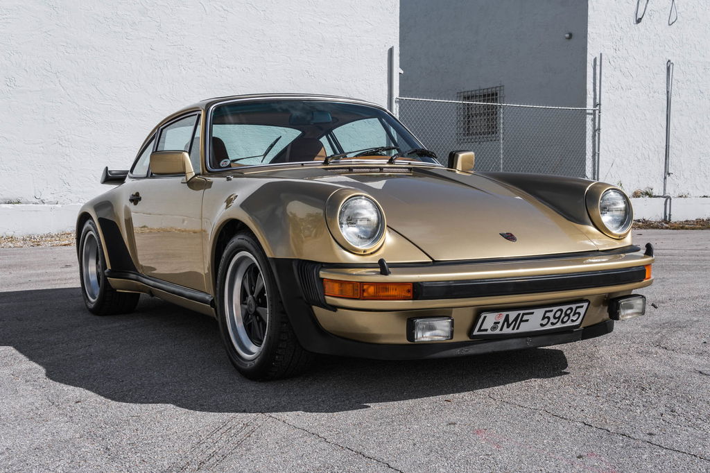 Porsche 911 Turbo 3.3 (US)