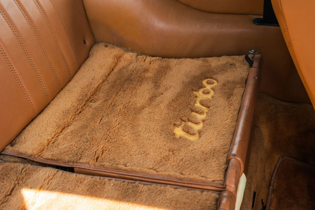 Porsche 911 Turbo 3.3 (US)