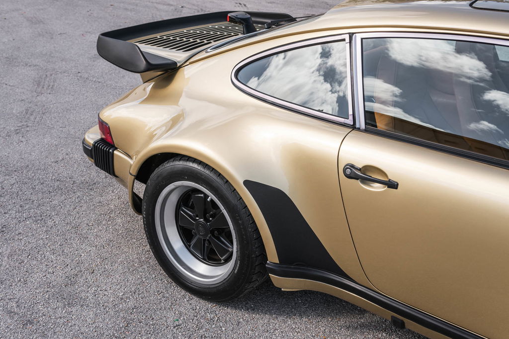 Porsche 911 Turbo 3.3 (US)