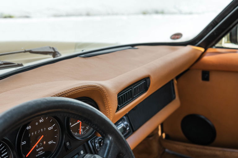 Porsche 911 Turbo 3.3 (US)