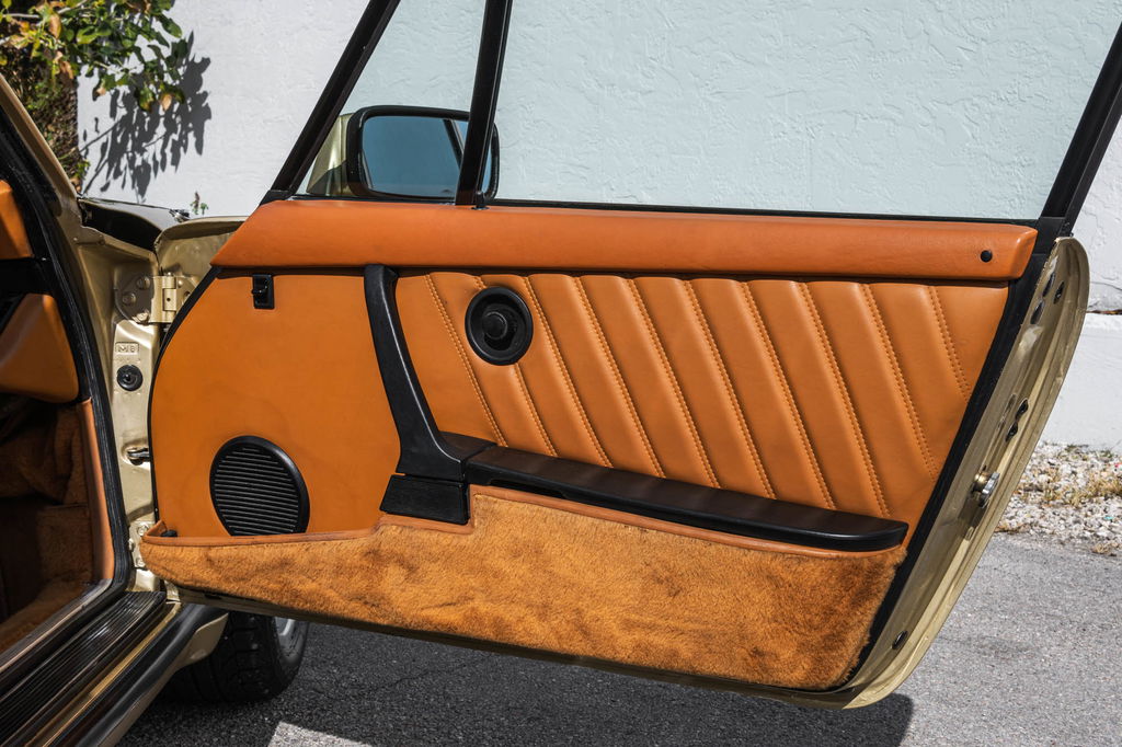 Porsche 911 Turbo 3.3 (US)