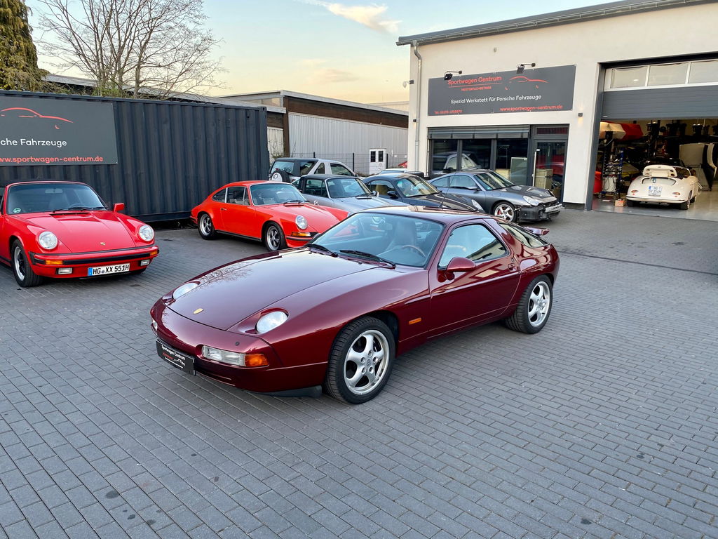 Porsche 928 GTS