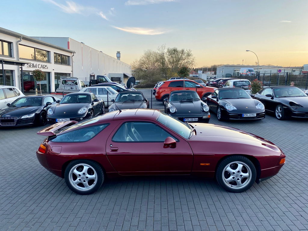 Porsche 928 GTS
