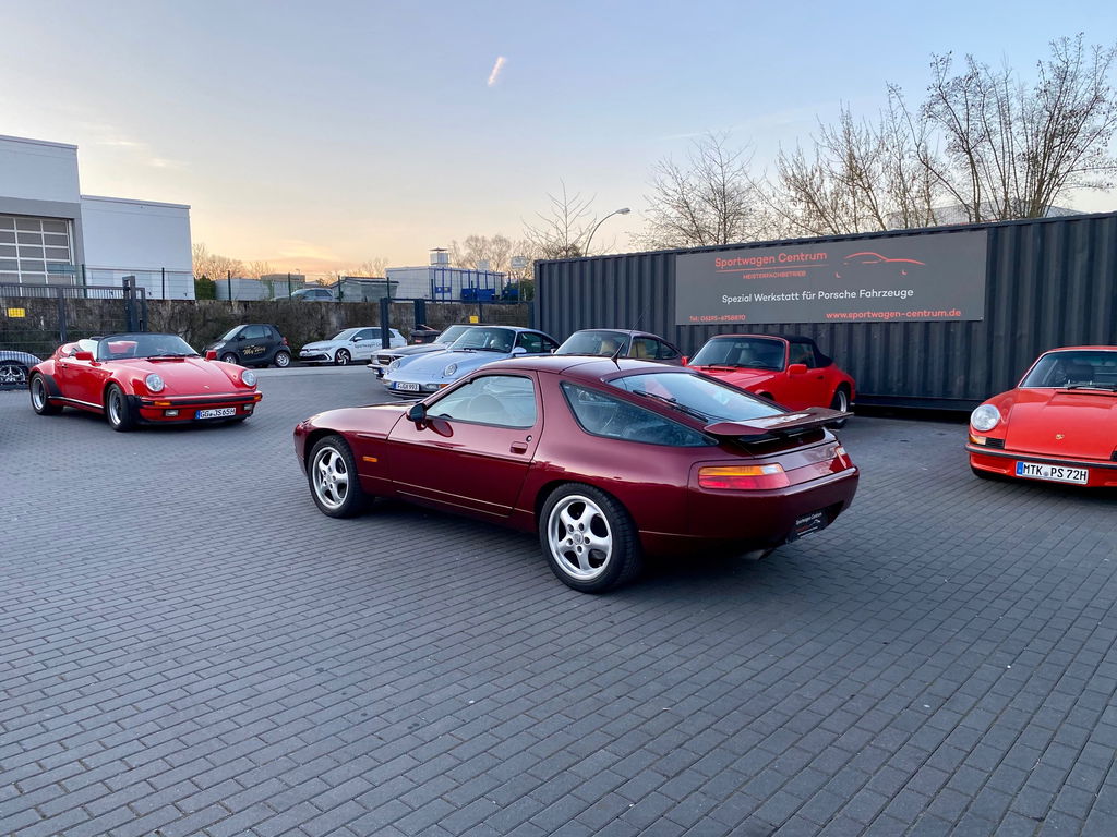 Porsche 928 GTS