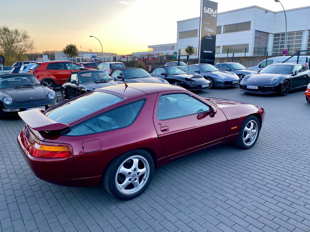 Porsche 928 GTS