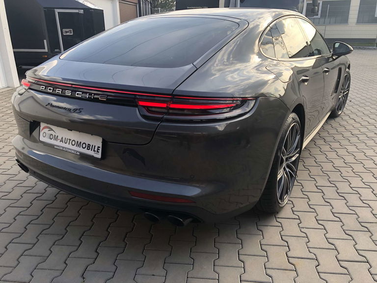 Porsche Panamera 4S