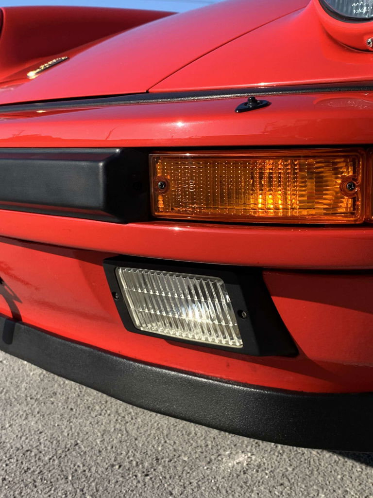 Porsche 911 Turbo 3.3 (US)