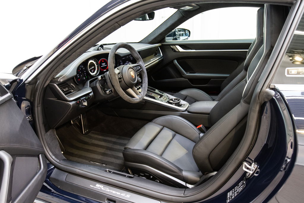 Porsche 992 Carrera 4S