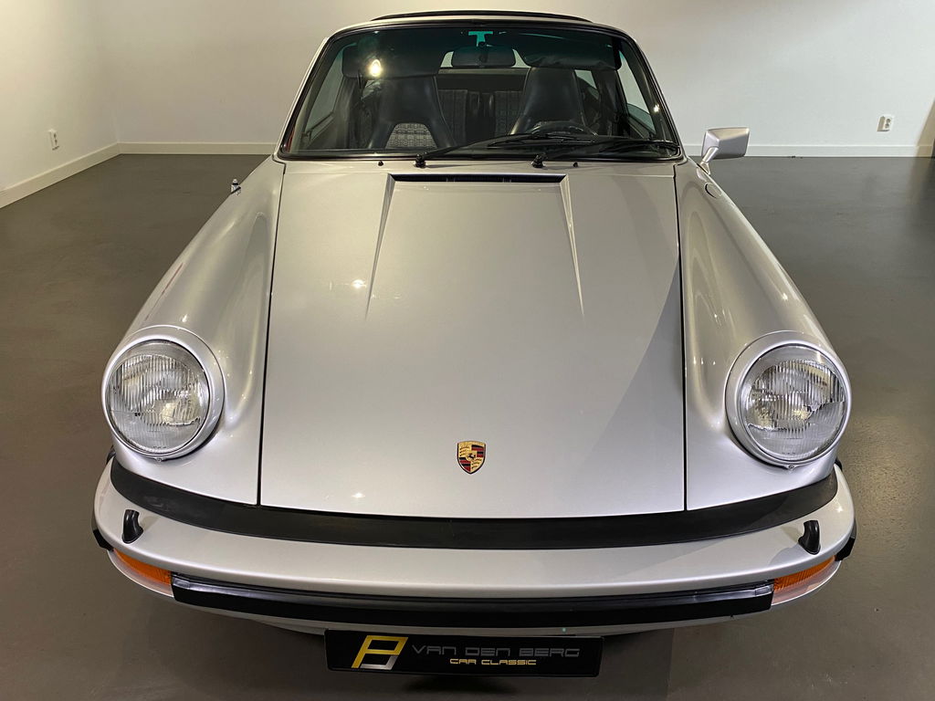 Porsche 911 “25 Jahre Jubiläumsmodell”