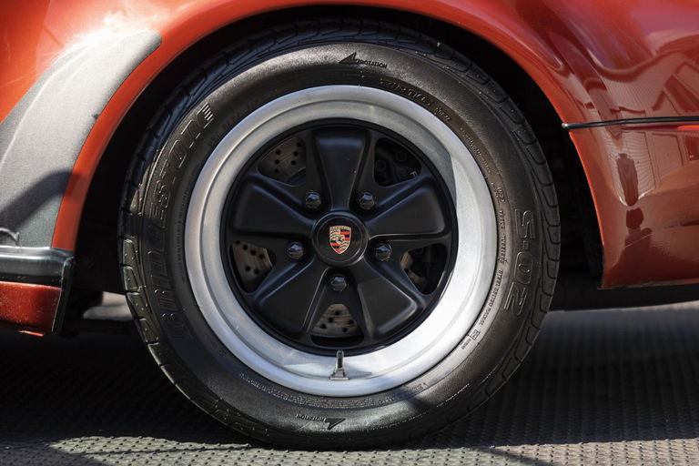 Porsche 911 Turbo 3.3