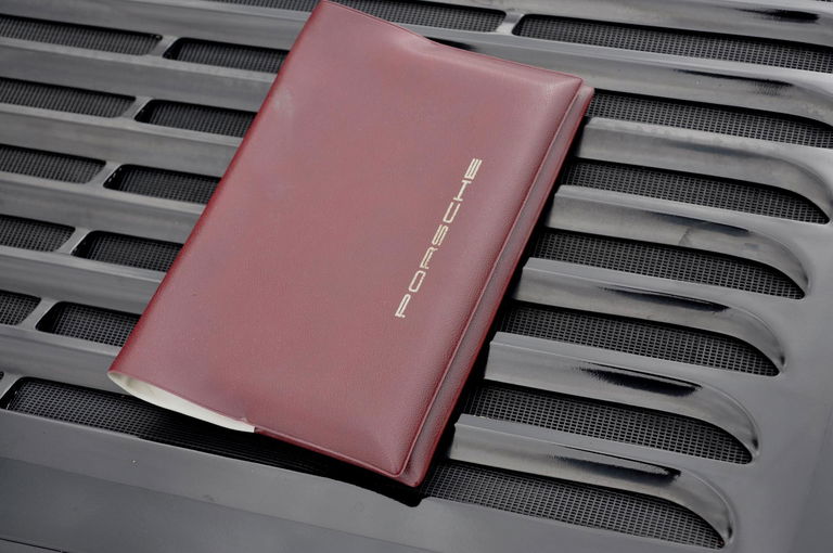 Porsche 911 Carrera 3.2 (KAT)