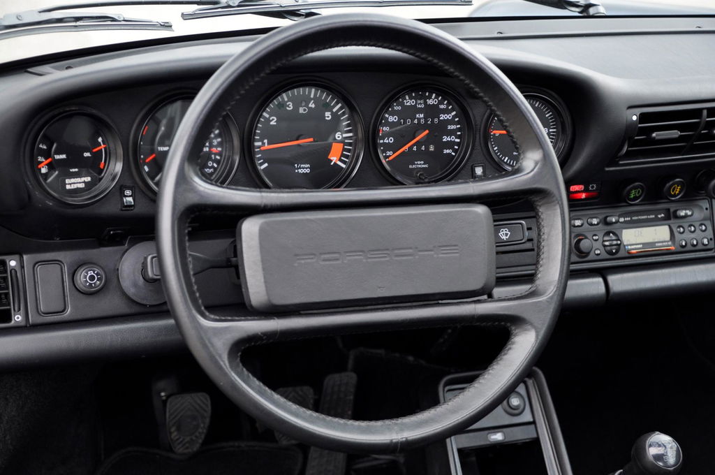 Porsche 911 Carrera 3.2 (KAT)