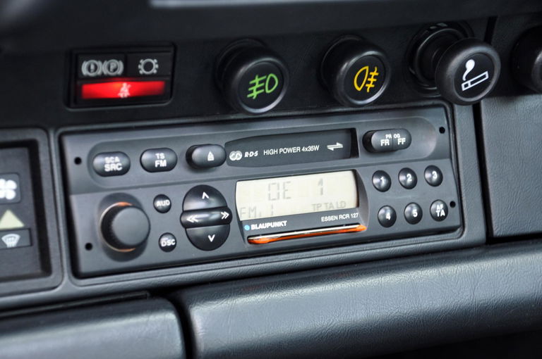 Porsche 911 Carrera 3.2 (KAT)