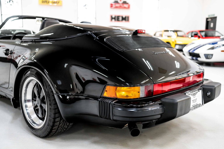 Porsche 911 Carrera 3.2 Speedster (US)