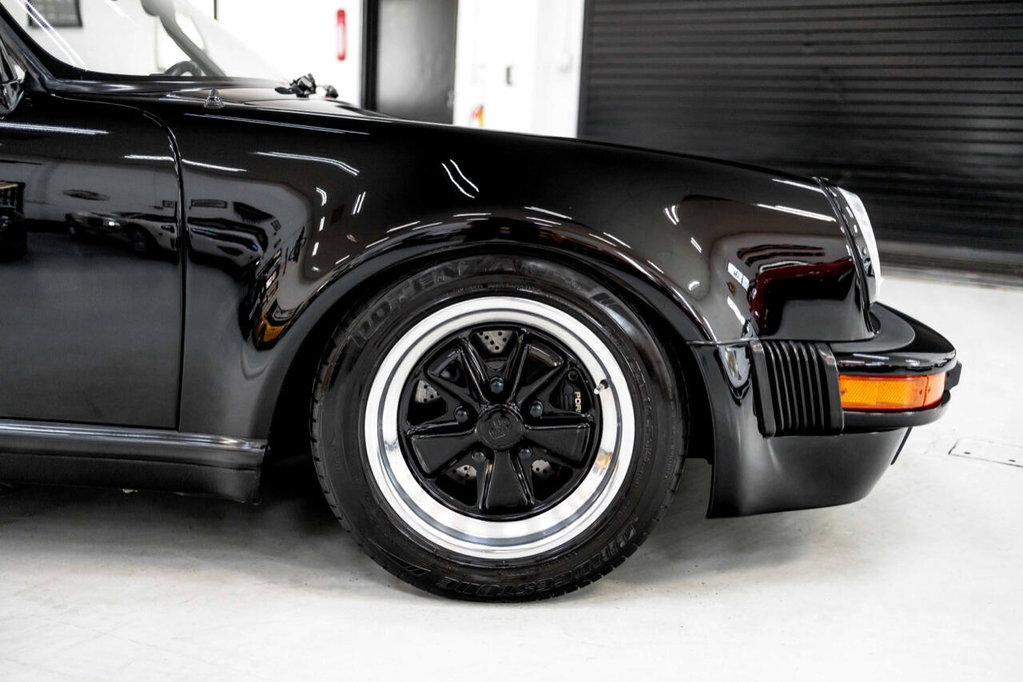 Porsche 911 Carrera 3.2 Speedster (US)