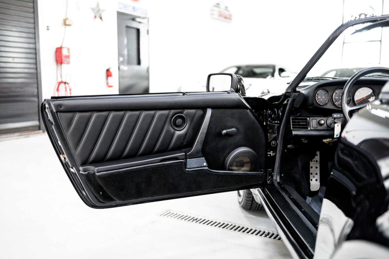 Porsche 911 Carrera 3.2 Speedster (US)