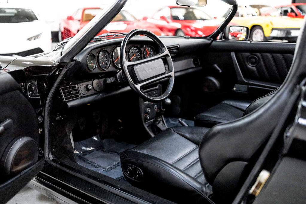 Porsche 911 Carrera 3.2 Speedster (US)