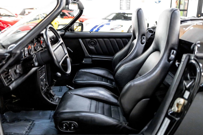 Porsche 911 Carrera 3.2 Speedster (US)