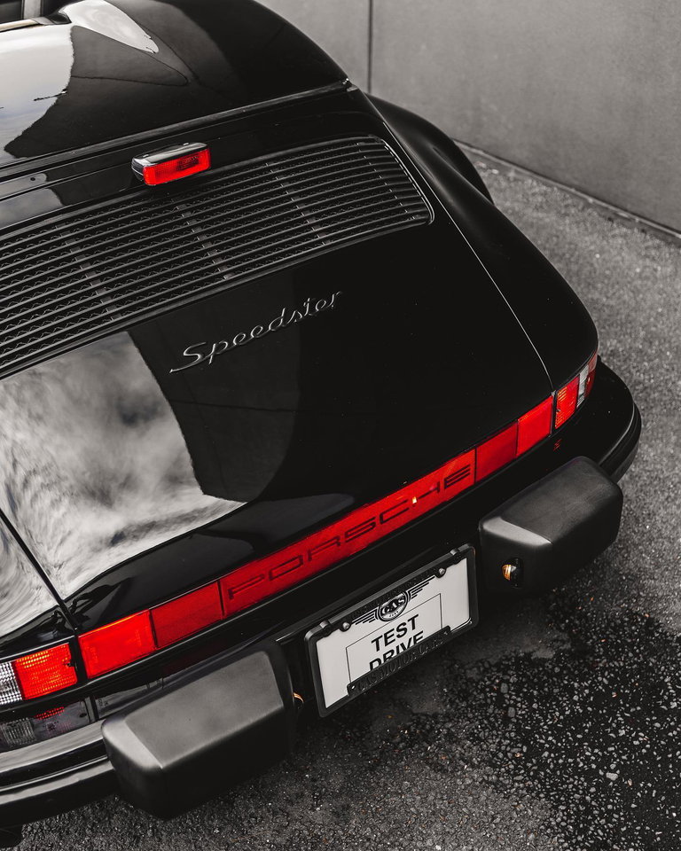 Porsche 911 Carrera 3.2 Speedster (US)