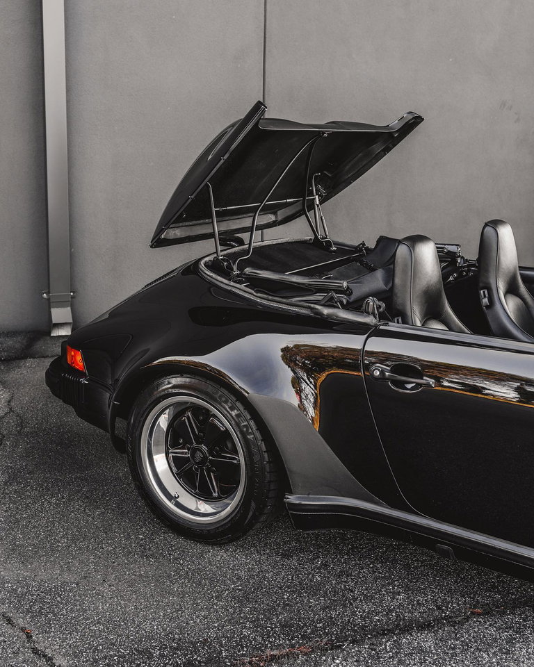 Porsche 911 Carrera 3.2 Speedster (US)