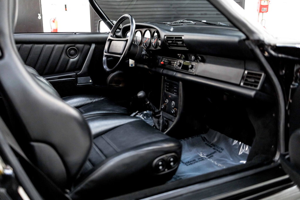 Porsche 911 Carrera 3.2 Speedster (US)