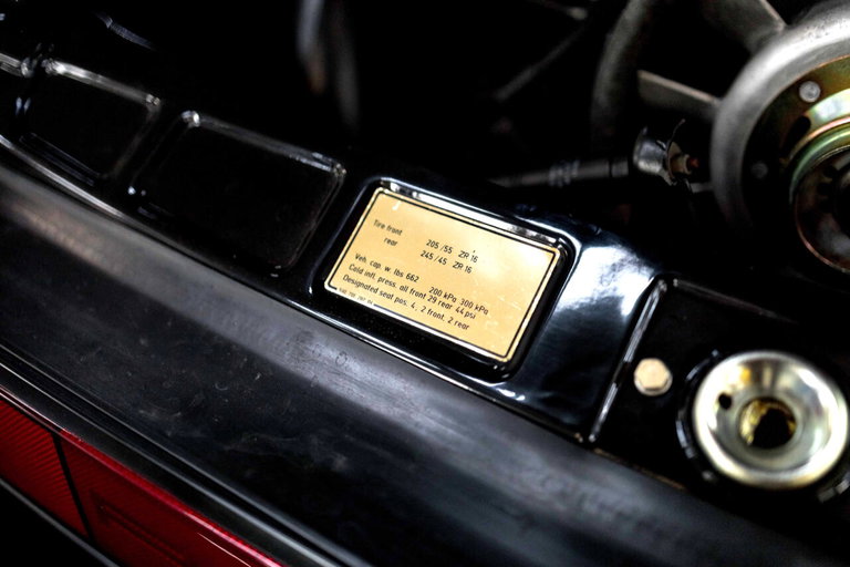 Porsche 911 Carrera 3.2 Speedster (US)