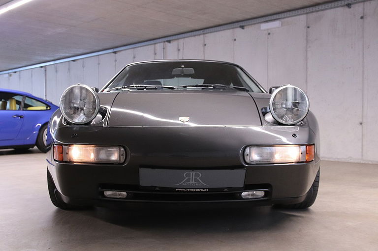 Porsche 928 S4