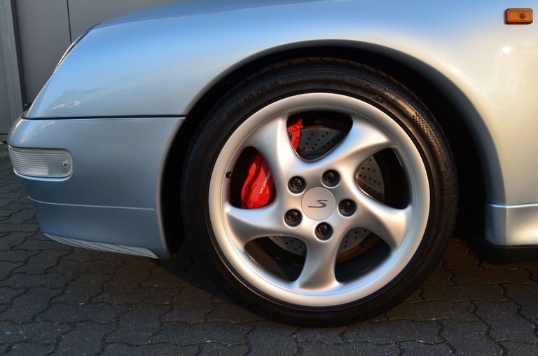 Porsche 993 Carrera 4S